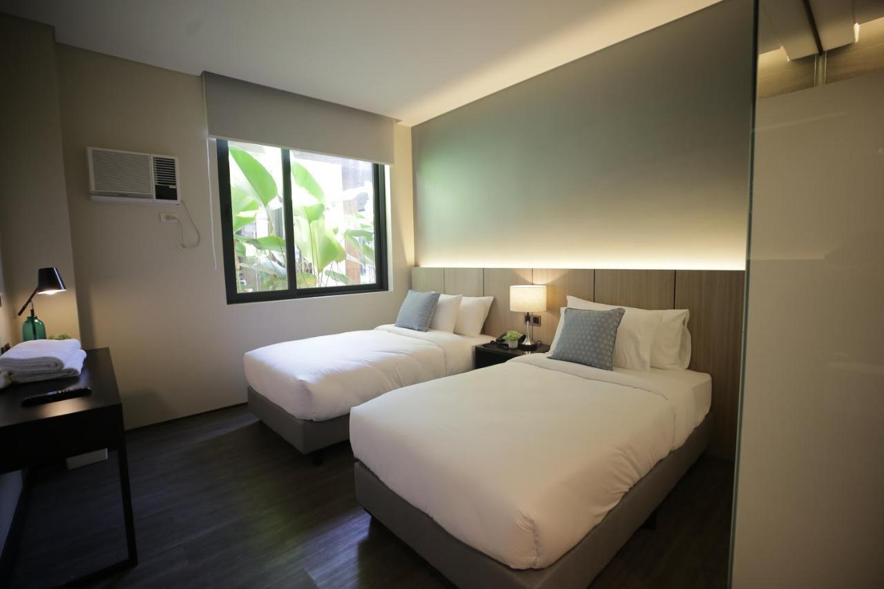 The Maximilian Hotel Cauayan City  Exteriör bild